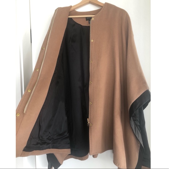 70% Wool blend club monaco poncho - Picture 5 of 11
